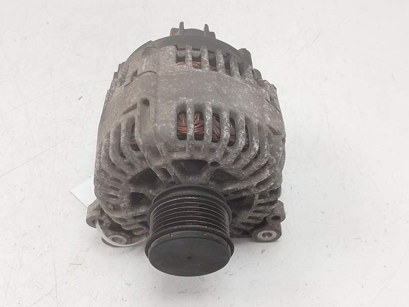 Recambio de alternador para volkswagen golf v (1k1) 1.9 tdi referencia OEM IAM   