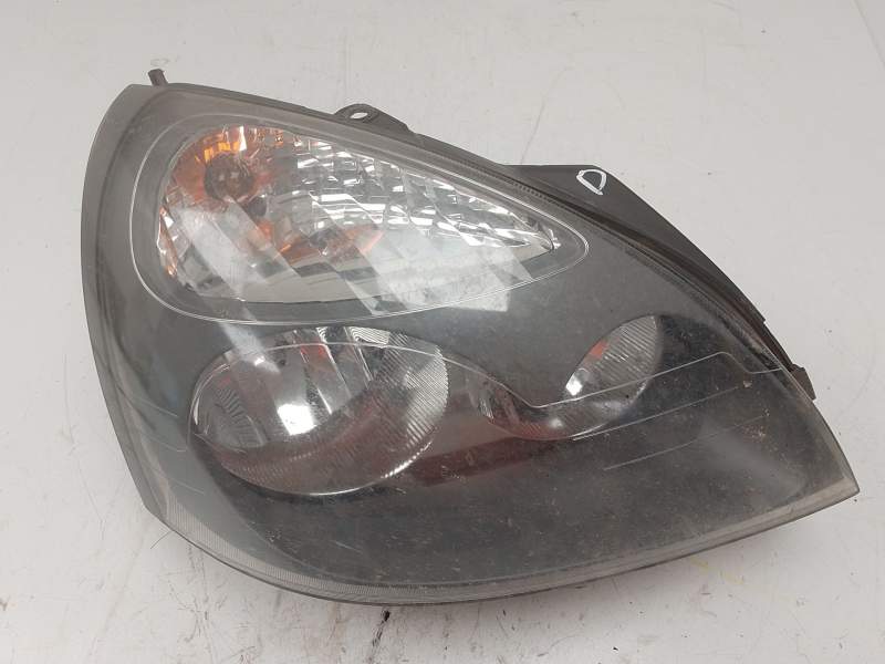 Recambio de faro derecho para renault clio ii (bb_, cb_) 1.5 dci (b/c2j) referencia OEM IAM 8200478  