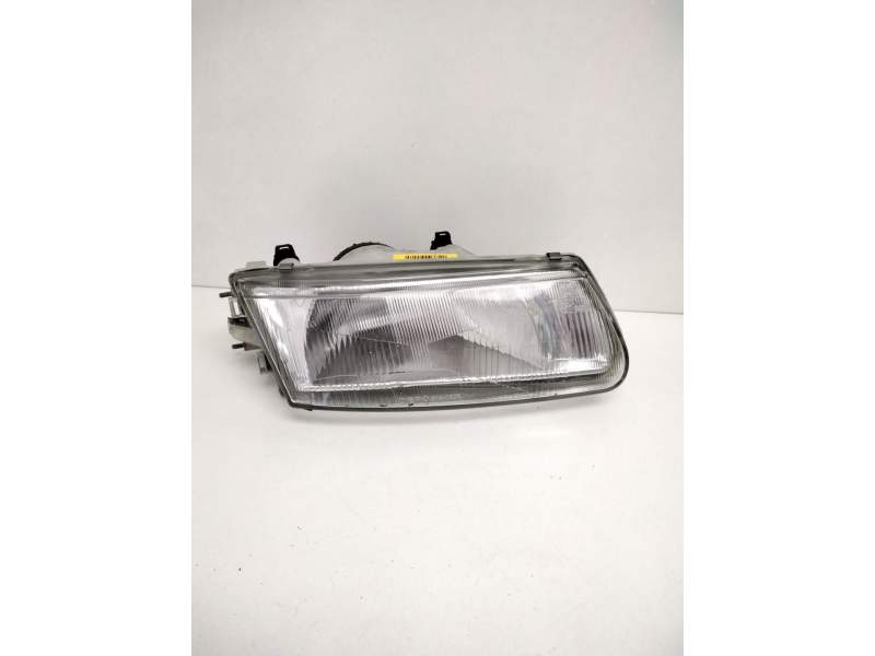 Recambio de faro derecho para mitsubishi carisma (da_) 1.8 16v gdi (da2a) referencia OEM IAM MR485384  2141153R