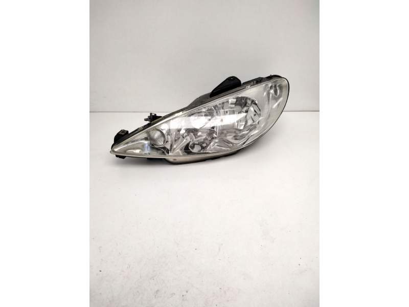 Recambio de faro izquierdo para peugeot 206 sedán 1.4 hdi eco 70 referencia OEM IAM 9628666880  6204S9087275