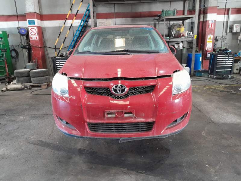 toyota auris (_e15_) del año 2009