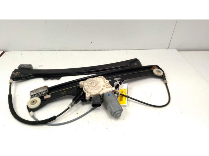 Recambio de elevalunas delantero derecho para bmw 5 (e60) 530 d referencia OEM IAM 7034352S  