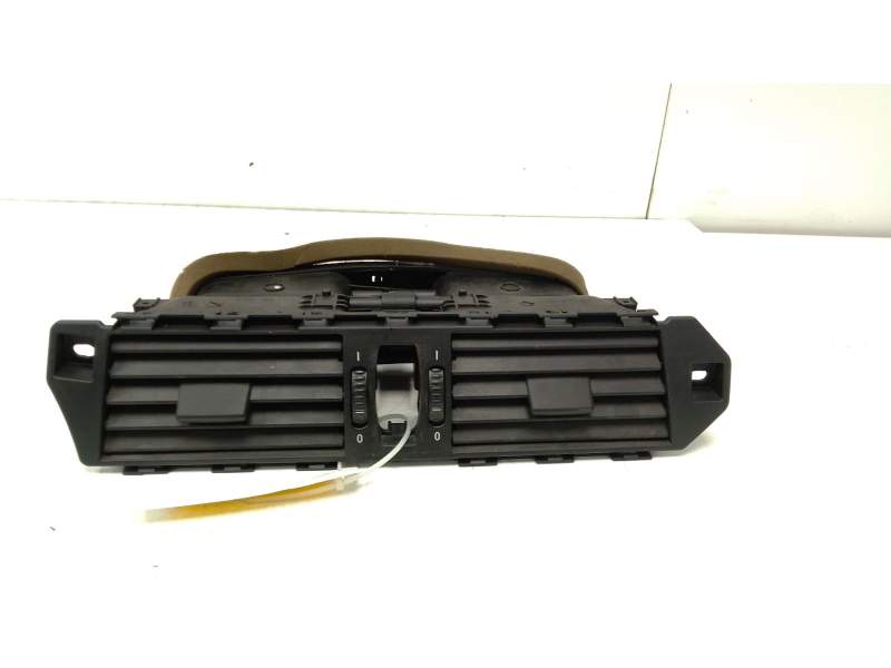 Recambio de aireador central para bmw 5 (e60) 530 d referencia OEM IAM 05114001  