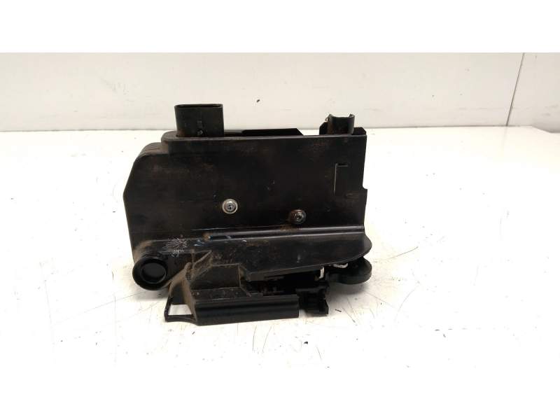Recambio de cerradura puerta delantera derecha para iveco daily vi furgoneta 33s16, 35s16, 35c16, 40c16, 50c16 referencia OEM IA