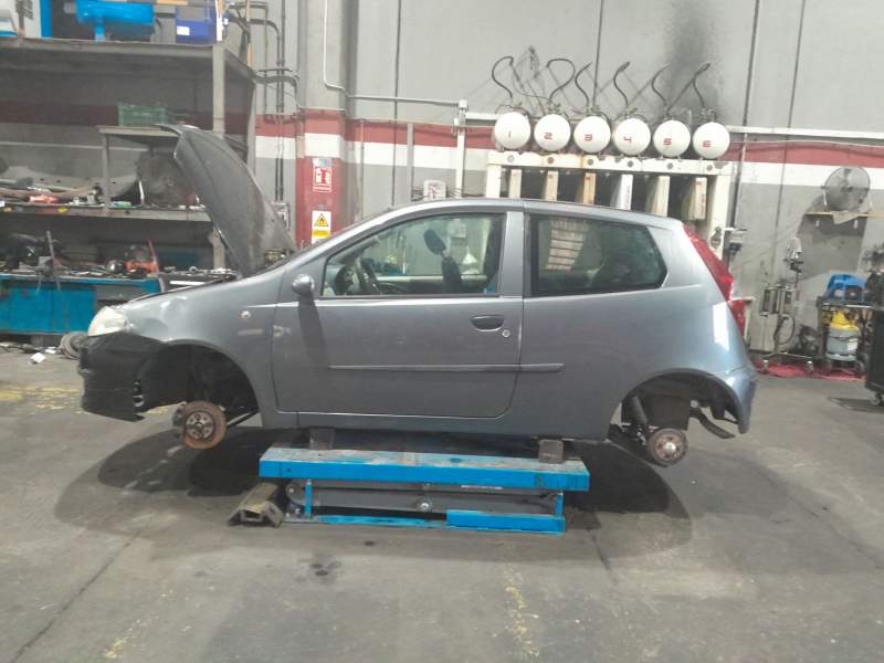 fiat punto (188_) del año 2004