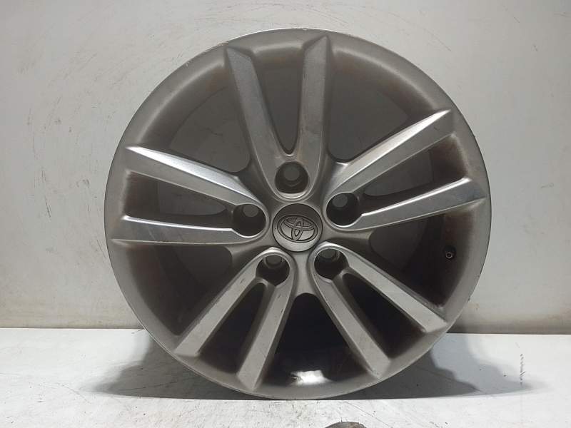 Recambio de llanta aluminio para toyota auris (_e15_) 1.4 d-4d (nde150_) referencia OEM IAM 42611YY250  