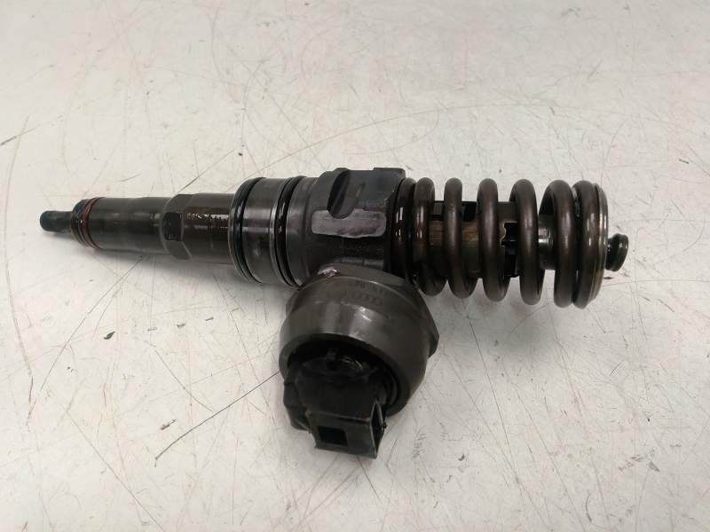 Recambio de inyector para volkswagen touareg (7la, 7l6, 7l7) 2.5 r5 tdi referencia OEM IAM 07Z130073  