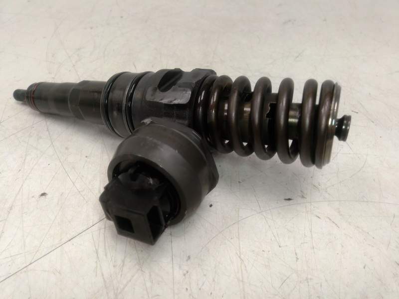 Recambio de inyector para volkswagen touareg (7la, 7l6, 7l7) 2.5 r5 tdi referencia OEM IAM 07Z130073  