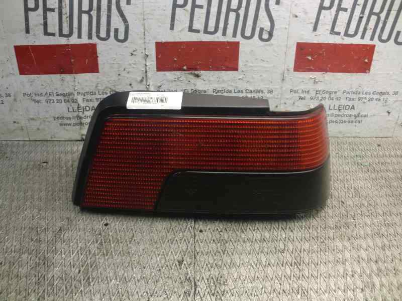 Recambio de piloto trasero derecho para peugeot 405 berlina stdt referencia OEM IAM 45110  