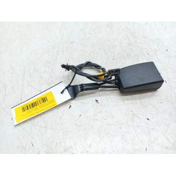 ENGANCHE DELANTERO DERECHO A2058500169 