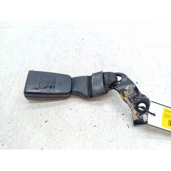 ENGANCHE CINTURON TRASERO DERECHO A2058500469 