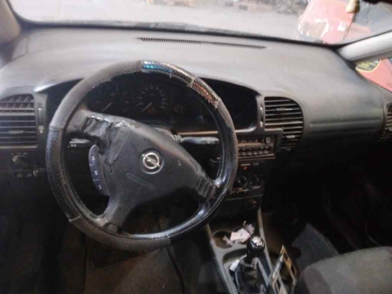 opel zafira a del año 2001