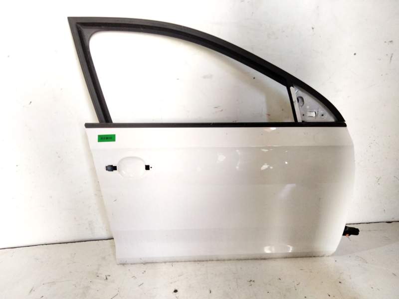 Recambio de puerta delantera derecha para skoda rapid active referencia OEM IAM 5JJ833056 5JJ833052A  