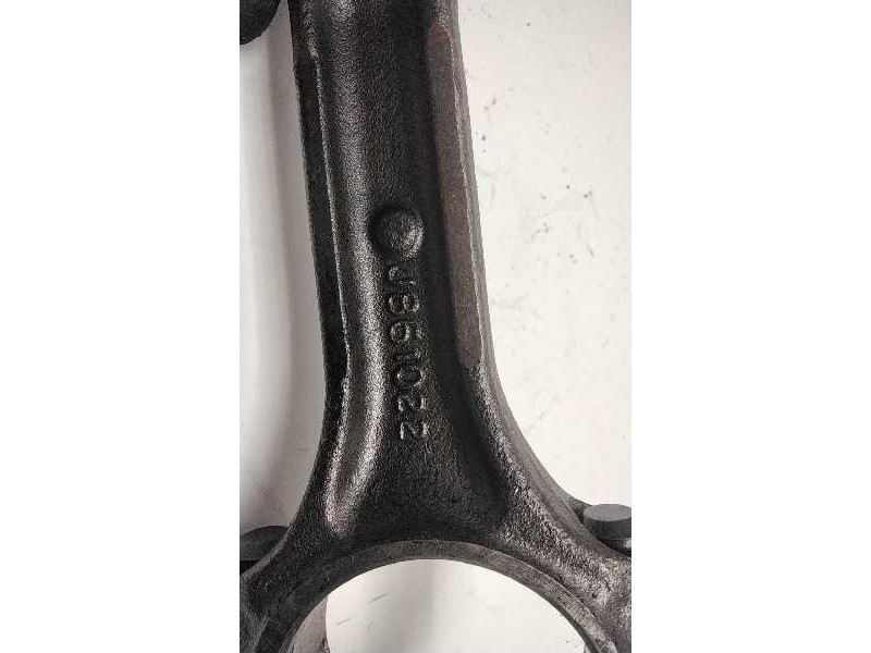 Recambio de biela para hyundai h 1 h 1 furg.caja cerr.c. puerta referencia OEM IAM J861022  