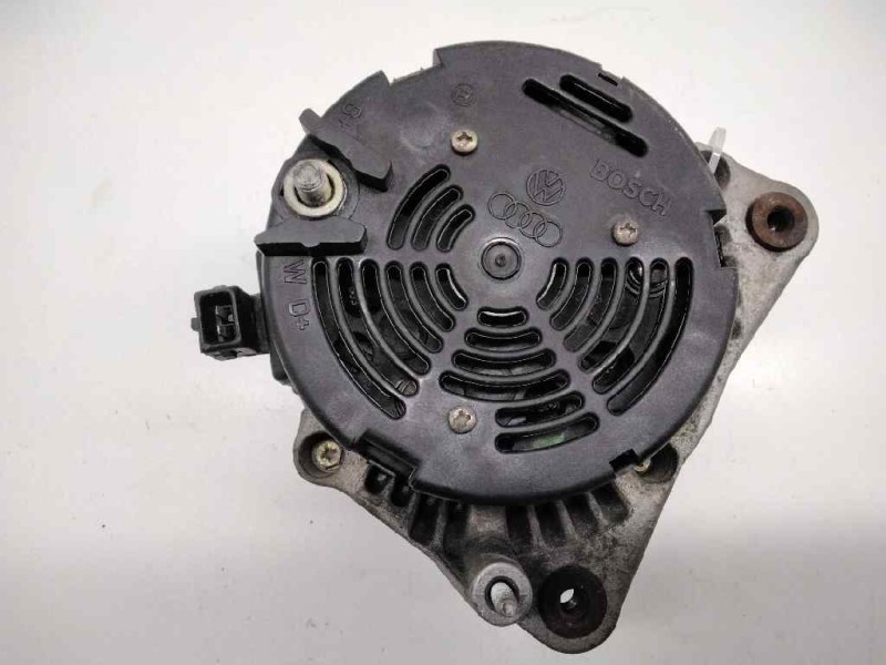 Recambio de alternador para seat ibiza (6k) básico referencia OEM IAM 0123320007 028903025Q 14V 90A