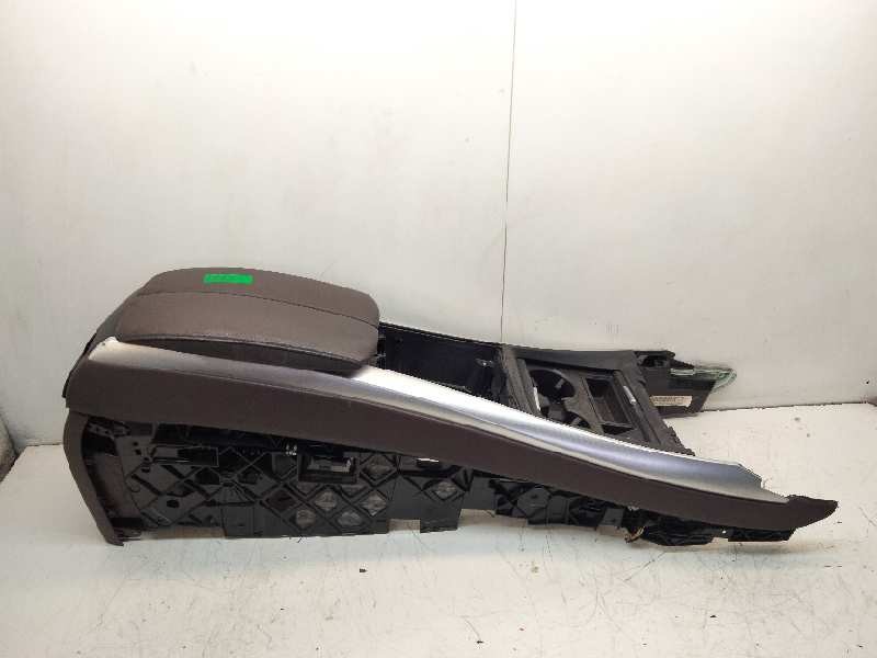 Recambio de apoyabrazos central para bmw serie x5m (e70) basis referencia OEM IAM 70W200203 9267123 