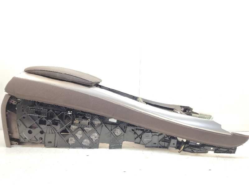 Recambio de apoyabrazos central para bmw serie x5m (e70) basis referencia OEM IAM 70W200203 9267123 