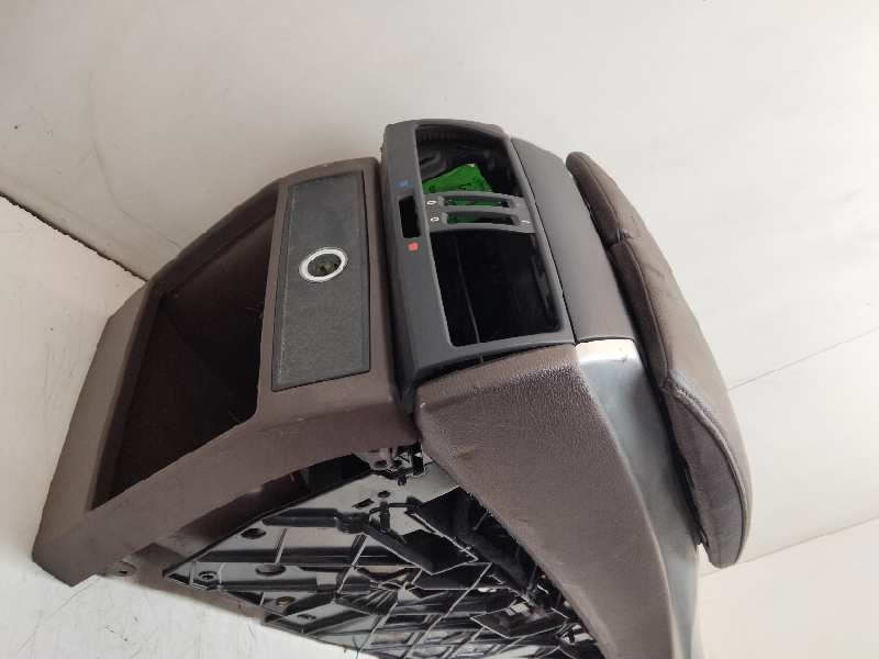 Recambio de apoyabrazos central para bmw serie x5m (e70) basis referencia OEM IAM 70W200203 9267123 