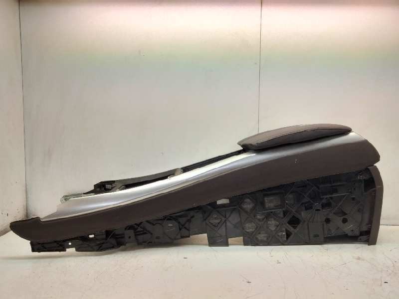 Recambio de apoyabrazos central para bmw serie x5m (e70) basis referencia OEM IAM 70W200203 9267123 