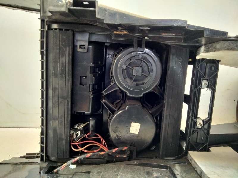 Recambio de apoyabrazos central para bmw serie x5m (e70) basis referencia OEM IAM 70W200203 9267123 