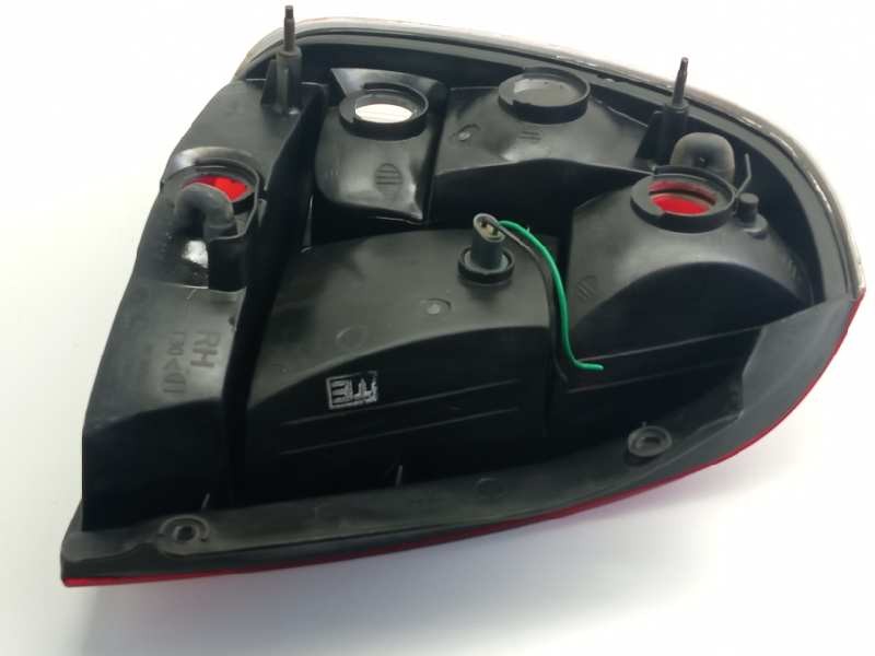 Recambio de piloto trasero derecho para daewoo nubira berlina 1.6 cat referencia OEM IAM   100702