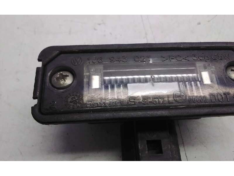 Recambio de piloto matricula para volkswagen polo (9n1) trendline referencia OEM IAM 1J6943021  