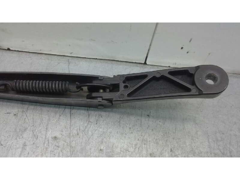 Recambio de brazo limpia delantero derecho para audi a3 (8p) 2.0 tdi referencia OEM IAM   