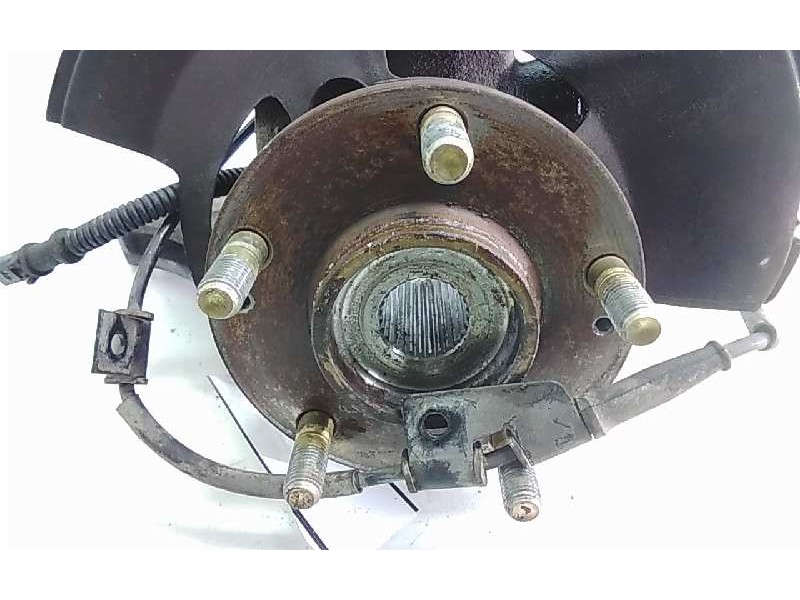 Recambio de mangueta delantera izquierda para hyundai tucson (jm) 2,0 classic 4x2 referencia OEM IAM 517152E100  