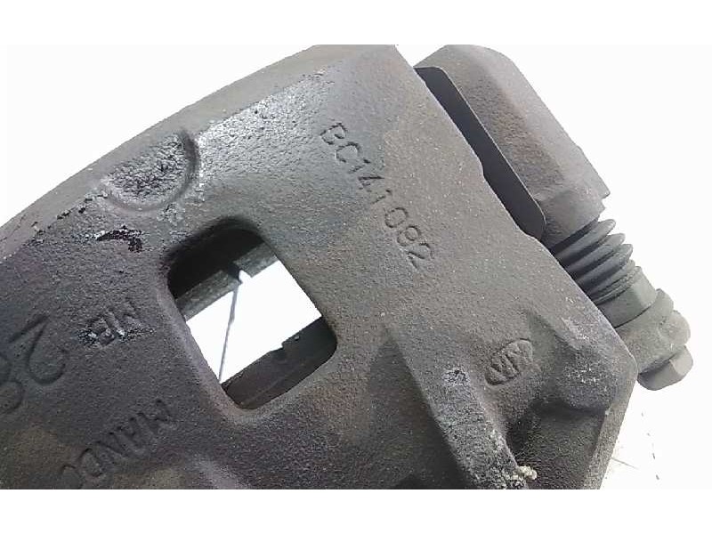 Recambio de pinza freno delantera derecha para hyundai tucson (jm) 2,0 classic 4x2 referencia OEM IAM BC141092  