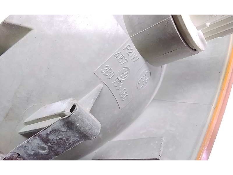 Recambio de piloto delantero derecho para volkswagen passat berlina (3b2) básico referencia OEM IAM 3B0953050  