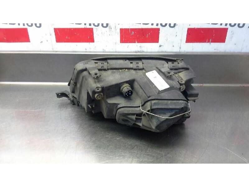 Recambio de faro derecho para audi a6 berlina (c4) 2.6 referencia OEM IAM   
