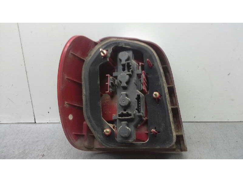 Recambio de piloto trasero derecho para volkswagen polo berlina (6n2) conceptline referencia OEM IAM 6N0945096H  