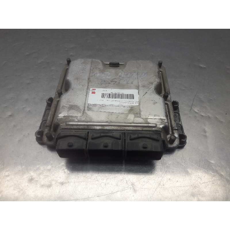 Recambio de centralita motor uce para opel movano 2.5 dti cat (g9u-a720 / lj9) referencia OEM IAM 0281011105 8200280659 101384