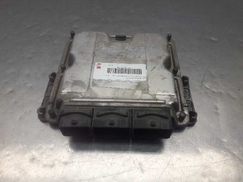 Recambio de centralita motor uce para opel movano 2.5 dti cat (g9u-a720 / lj9) referencia OEM IAM 0281011105 8200280659 101384