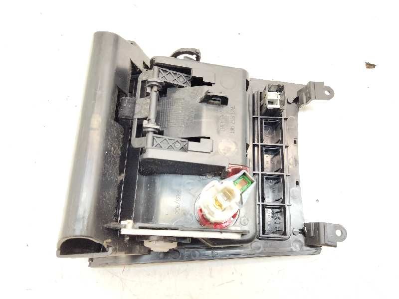 Recambio de cenicero para volkswagen golf vi (5k1) 1.6 tdi dpf referencia OEM IAM 5K0857961  