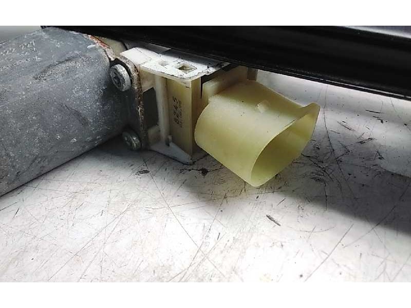 Recambio de elevalunas delantero derecho para bmw serie 3 berlina (e90) 320i referencia OEM IAM 6927028  