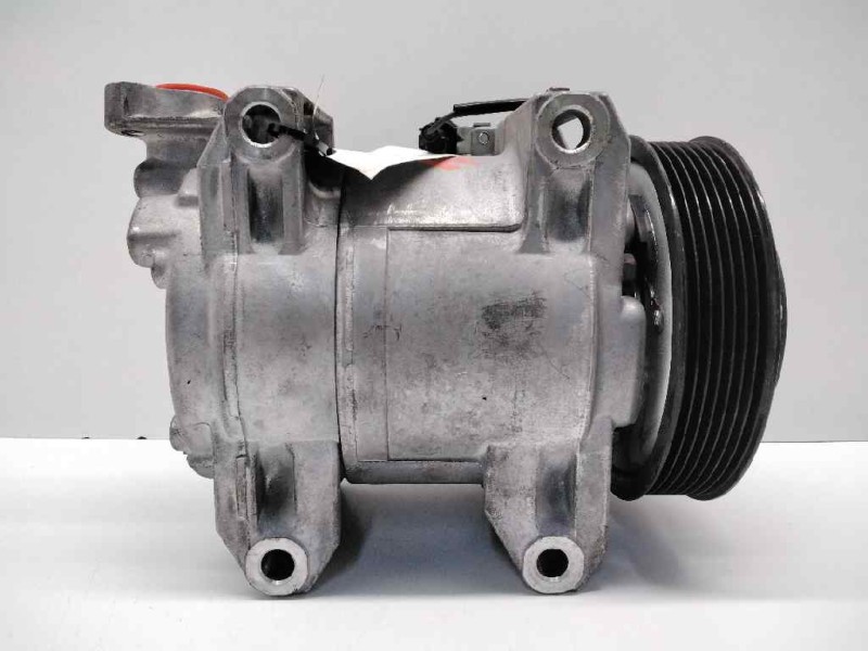 Recambio de compresor aire acondicionado para nissan cabstar 45.14 referencia OEM IAM 926004X30A  
