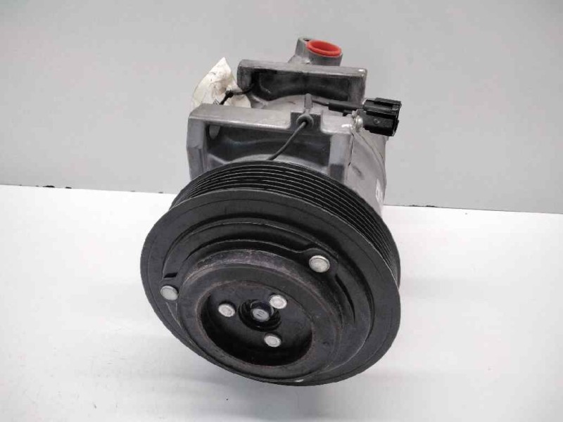 Recambio de compresor aire acondicionado para nissan cabstar 45.14 referencia OEM IAM 926004X30A  