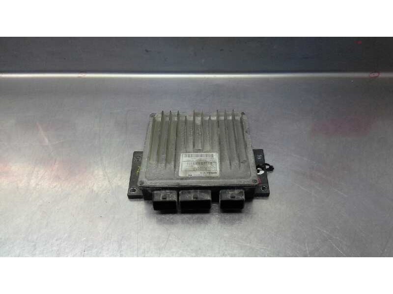 Recambio de centralita motor uce para renault megane ii berlina 5p confort dynamique referencia OEM IAM 8200334419 357 820037415
