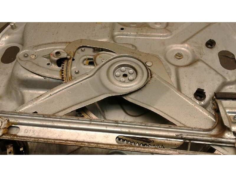 Recambio de elevalunas trasero izquierdo para ford focus turnier (cb4) trend referencia OEM IAM LH994762104  