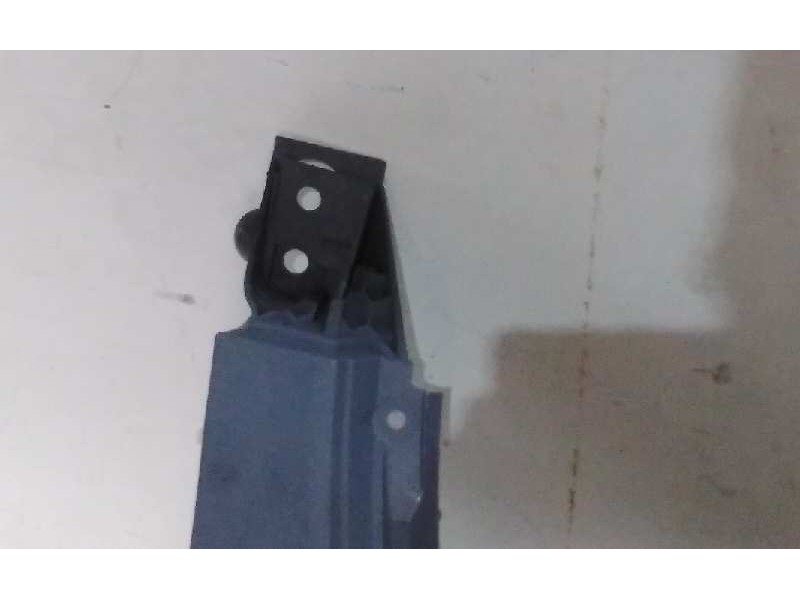 Recambio de aleta delantera izquierda para ford focus turnier (cb4) referencia OEM IAM 80590300021006000  