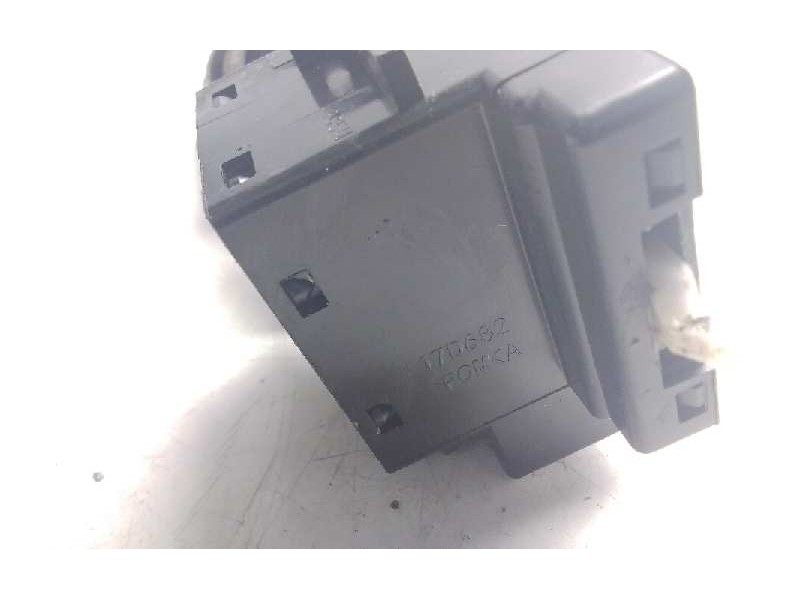 Recambio de mando intermitentes para mazda 3 berlina (bk) 1.6 vvt active referencia OEM IAM 17D682  