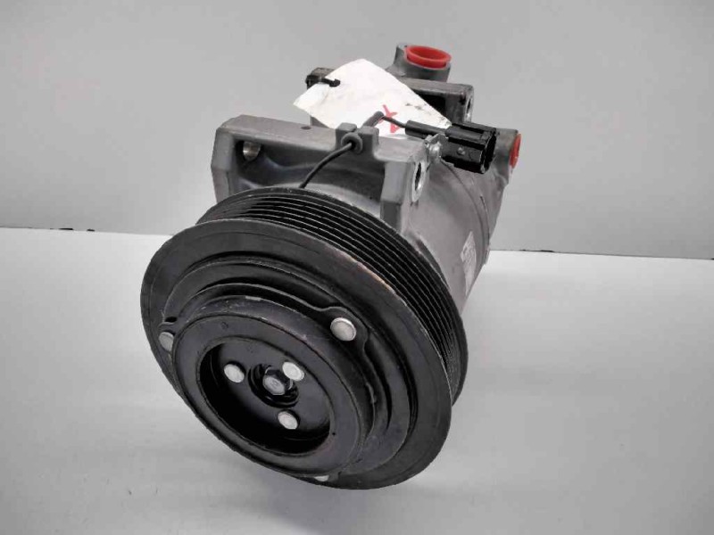 Recambio de compresor aire acondicionado para nissan cabstar 35.14 referencia OEM IAM 926004X30A  