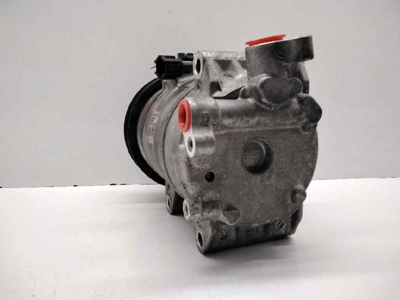 Recambio de compresor aire acondicionado para nissan cabstar 45.14 referencia OEM IAM 926004X30A  