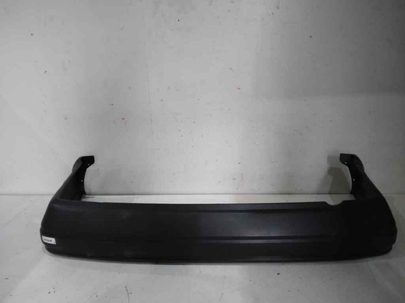 Recambio de paragolpes trasero para ford escort berlina referencia OEM IAM   