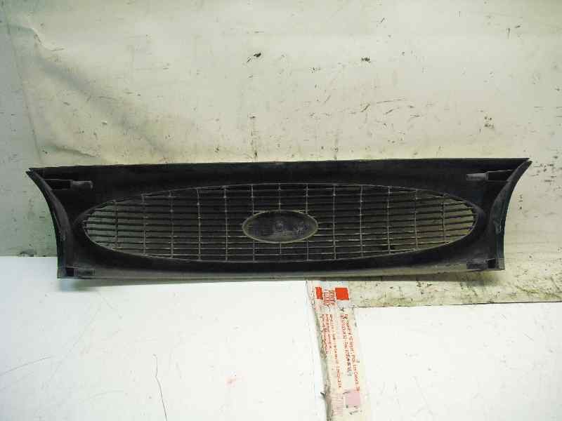Recambio de rejilla delantera para ford fiesta berlina 1.8 diesel cat referencia OEM IAM   