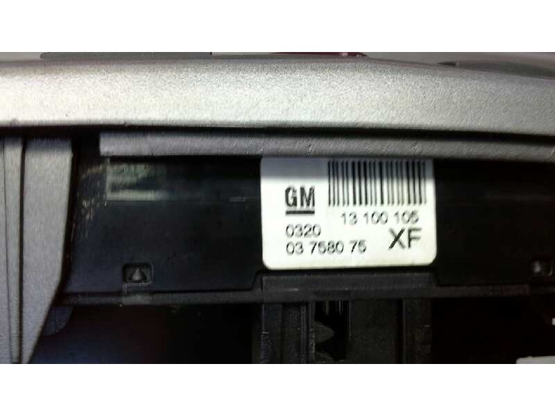 Recambio de aireador central para opel zafira b enjoy referencia OEM IAM 03758075  