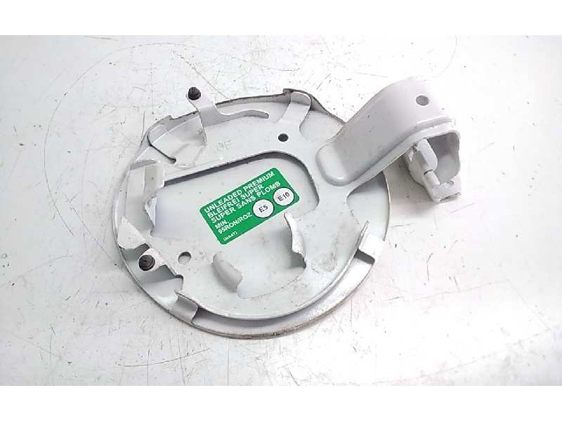 Recambio de tapa exterior combustible para mazda cx-3 referencia OEM IAM NA4T  