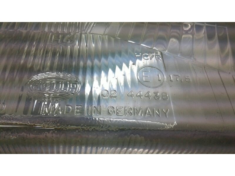 Recambio de faro derecho para volkswagen t4 transporter/furgoneta (mod. 1991) caja cerrada referencia OEM IAM 44438  