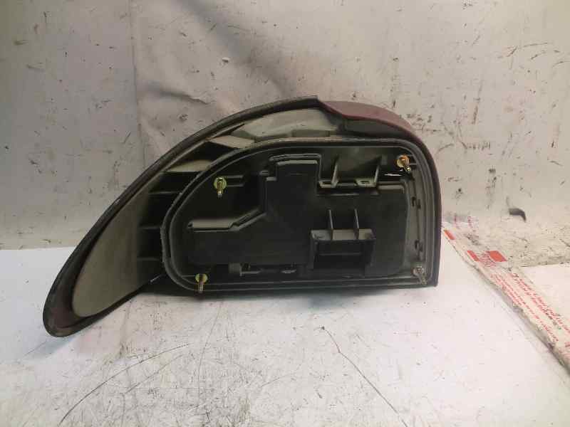 Recambio de piloto trasero derecho para ford mondeo berlina/familiar (fd) 1.8 16v cat referencia OEM IAM   